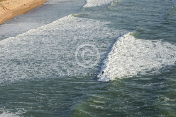 Surfer vue du ciel à Brétignolles-sur-Mer Surfer vue du ciel à Brétignolles-sur-Mer